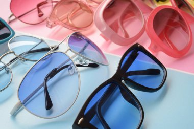 Arka plan için modern moda güneş gözlüğü