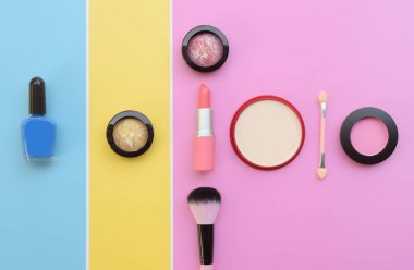 makyaj ve kozmetik ürünleri koleksiyonu düzenlendi