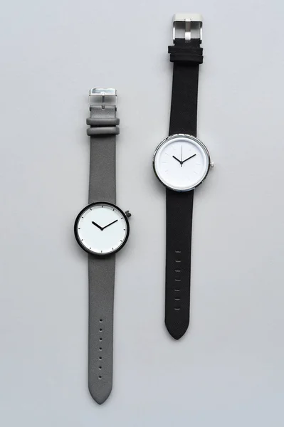 Set Van Veelkleurige Horloges Voor Achtergrond Nemen Met Selectieve Kleur — Stockfoto
