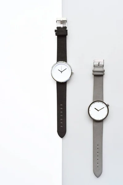 Set Mehrfarbiger Armbanduhren Für Die Hintergrundaufnahme Mit Selektiver Farbtechnik Und — Stockfoto