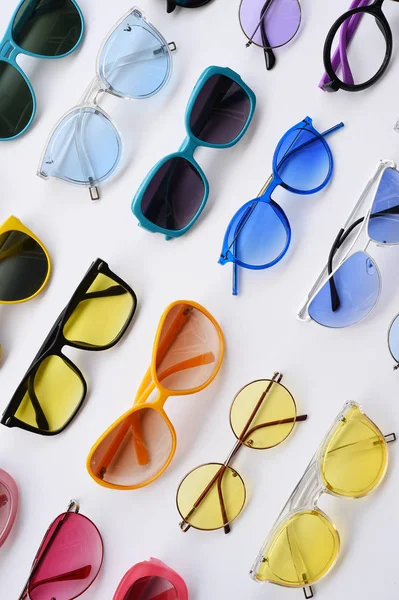 Gafas Sol Modernas Moda Aisladas Sobre Fondo Blanco — Foto de Stock