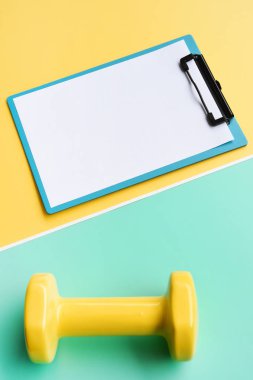 arkaplan için boş kağıt ve halter