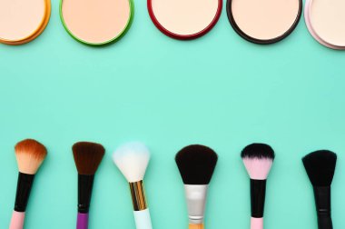 makyaj ve kozmetik ürünleri koleksiyonu düzenlendi