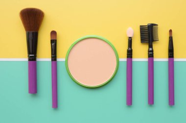 makyaj ve kozmetik ürünleri koleksiyonu düzenlendi