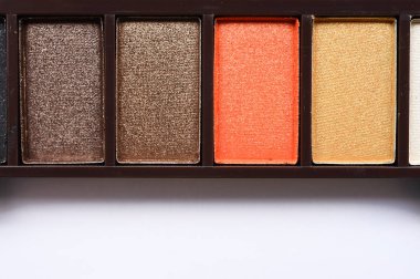 makyaj ve kozmetik ürünleri koleksiyonu düzenlendi