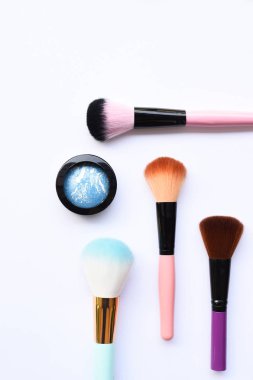 makyaj ve kozmetik ürünleri koleksiyonu düzenlendi