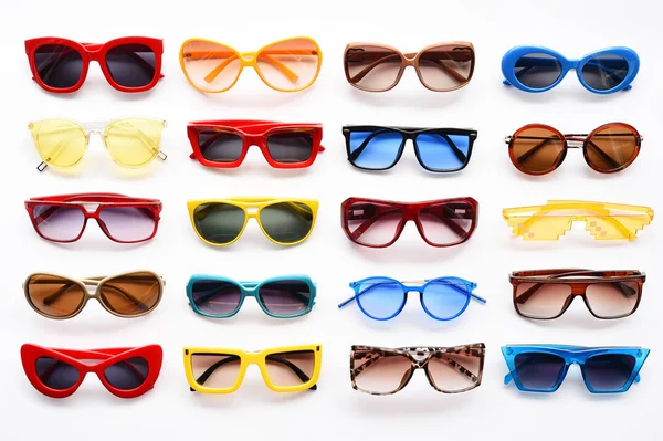 Nowoczesne Modne Okulary Przeciwsłoneczne Odizolowane Białym Tle — Zdjęcie stockowe