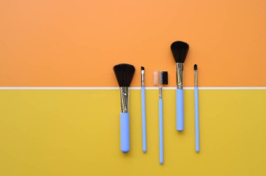 Arkaplan için makyaj fırçaları