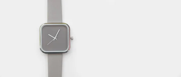 Nahaufnahme Von Grauen Armbanduhren Isoliert Auf Weißem Hintergrund — Stockfoto