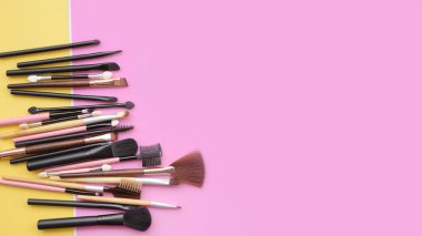 Arkaplan için makyaj fırçaları