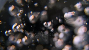 Su altında donmuş zaman