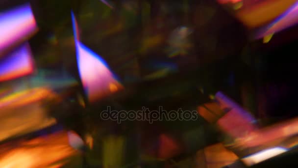 Prisma di vetro colorato rotante — Video Stock