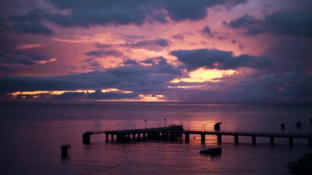 Rose Sunset en el muelle — Vídeo de stock