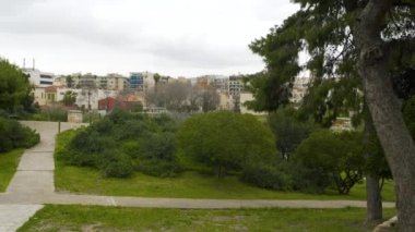 Atina antik kalıntılar kilisede Pan. Bu Christian Church overlook ve antik Yunan mezarlığı ve bir antik kent kalıntıları.