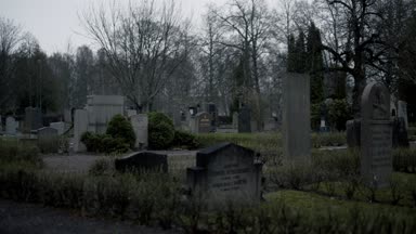 Karlstad, İsveç - 1 Temmuz 2018: Klasik bu mezarlık Karlstad İsveç'te yer almaktadır. Bir bölgedeki en eski ve en iyi muhafaza mezarlıklar.