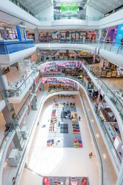 Bangkok, Tayland - 21 Temmuz 2016: Merkezi Plaza Pin Klao Alışveriş Bangkok, Tayland, iç görünümü. Bu bir alışveriş kompleksi ve 1982 yılında kurulmuştur..