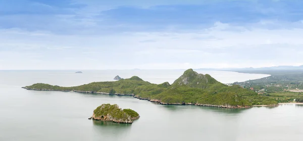 Ilha Montanha Meio Mar Tailândia — Fotografia de Stock