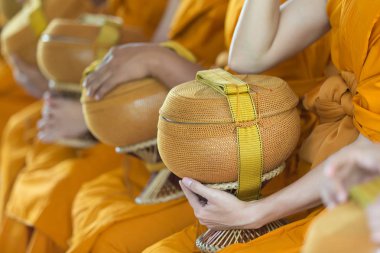 Bat - geleneksel Tay din stili.