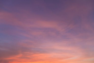 Işık - güzel güneş gökyüzü ve bulutlu arka plan dramatik ray.