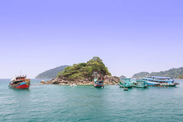 Turistlerin çoğu zevk Koh Yak Lek (adası Koh Chang: Trat, Thailand yakınında, sualtı dalış)