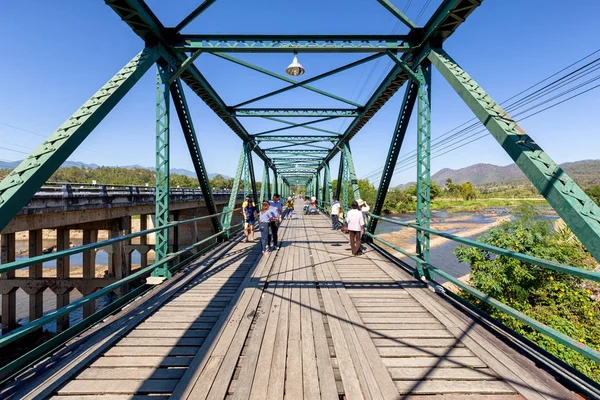 mae hong son, Tayland pai Nehri üzerinde tarihi köprü.