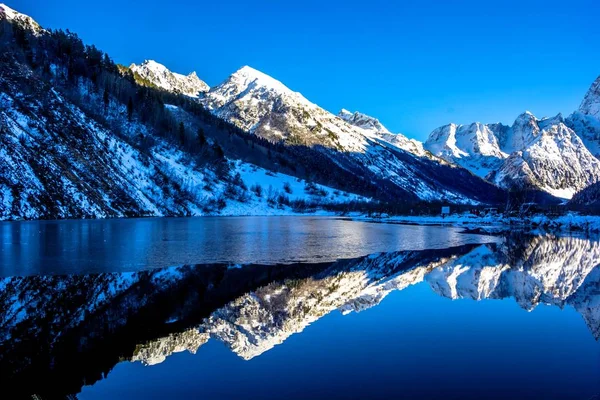 Güzel göl Dağları — Stok fotoğraf