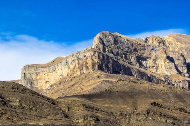Dağ manzarası, kayalar