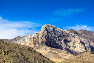 Dağ manzarası, kayalar