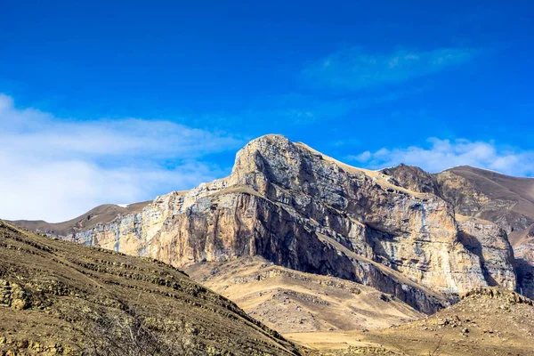 Dağ manzarası, kayalar
