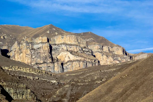 Dağ manzarası, kayalar