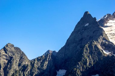 Dağ manzarası, Dombai