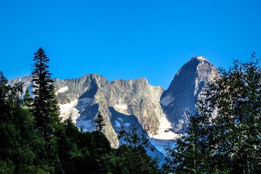 Dağ manzarası, Dombai