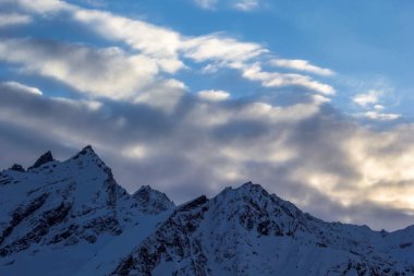 Kış manzarası, kar dağlar