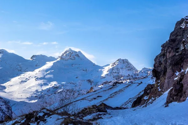 冬季景观雪山 — 图库照片