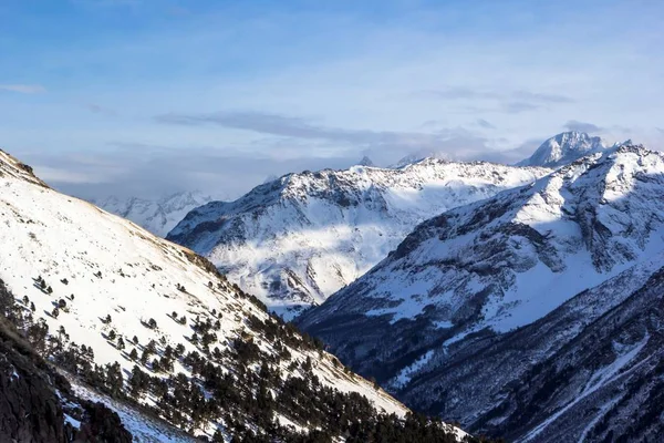 冬季景观雪山 — 图库照片