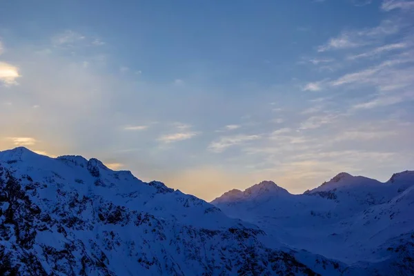 冬季景观雪山 — 图库照片