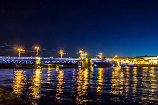Palastbrücke in St. Petersburg — Stockfoto