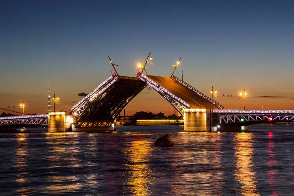 Saray Köprüsü, St. Petersburg