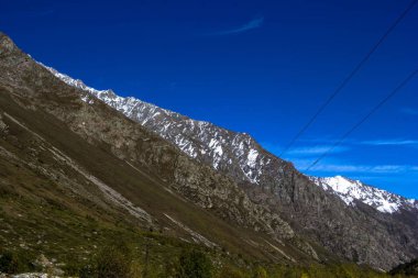Güzel dağ manzarası, vahşi doğa