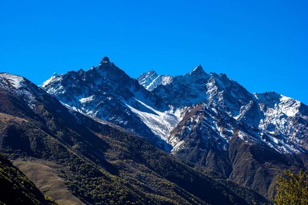 Красивий гірський пейзаж, дика природа — стокове фото