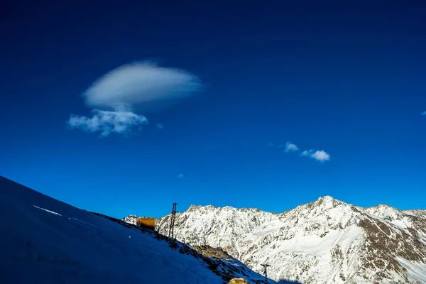 Mountain landscape, snow slopes — Stock Photo, Image