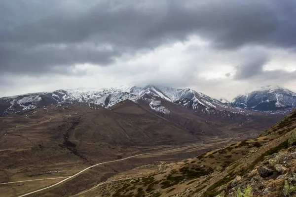 Ορεινό τοπίο, πανέμορφο φαράγγι — Φωτογραφία Αρχείου