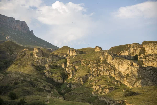 High rocks in the picturesque gorge — Stock Photo, Image