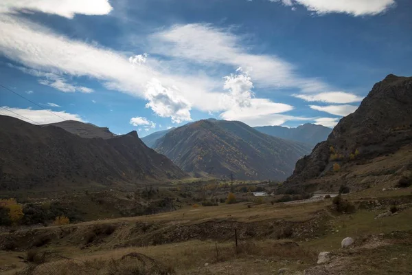 Montañas en las nubes — Foto de Stock