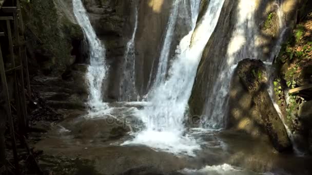 Schöne Aussicht Auf Wasserfälle Malerischen Ort Landschaft — Stockvideo
