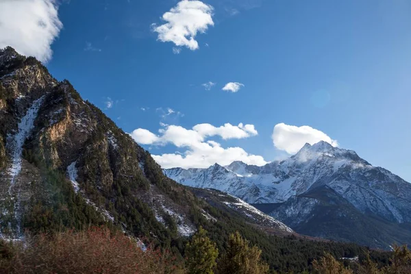 Bergslandskap Vacker Utsikt Över Höga Klippor Pittoreska Gorge Vilda Naturen — Stockfoto