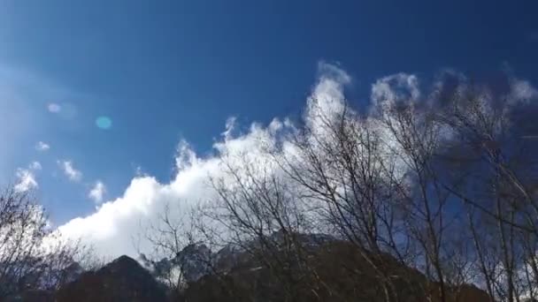 Paesaggio Montano Movimento Delle Nuvole Sul Cielo Bellissime Montagne Sotto — Video Stock