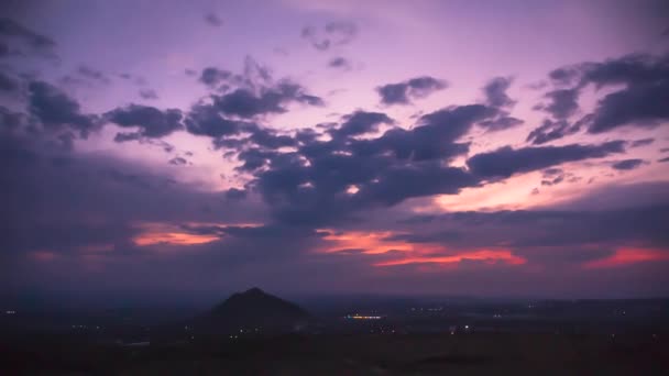 Akşam Gökyüzünde Bulutların Hareketi Reddet — Stok video
