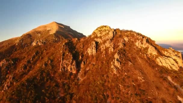 Bergslandskap Flygning Över Höga Klippor Naturen Norra Kaukasus — Stockvideo