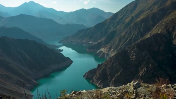 Der Gebirgsfluss Der Malerischen Schlucht — Stockvideo